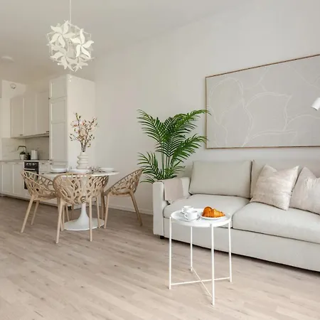 Magnolie Presidential Garden Free Parking Μπρατισλάβα